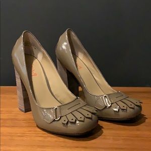 Levity Patent Leather Taupe Heals Size 7